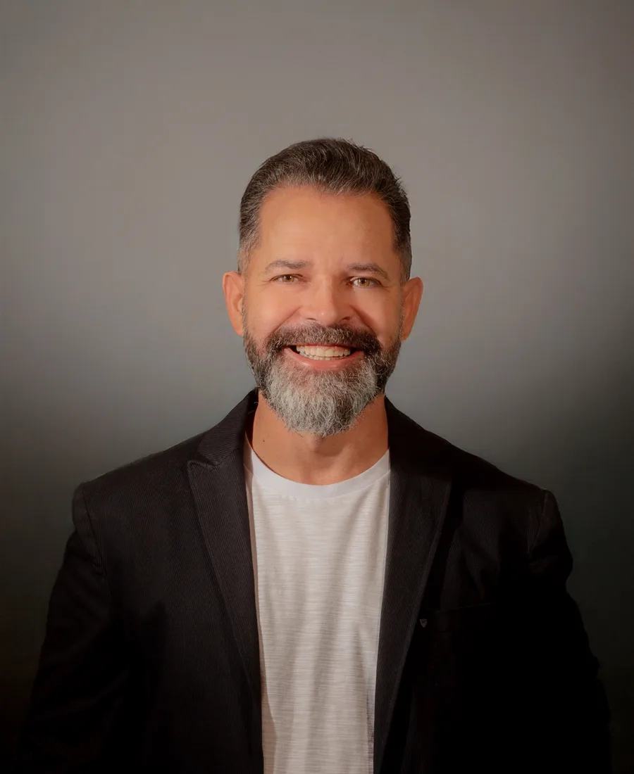 Retrato de Fábio Pense, acupunturista e quiropraxista